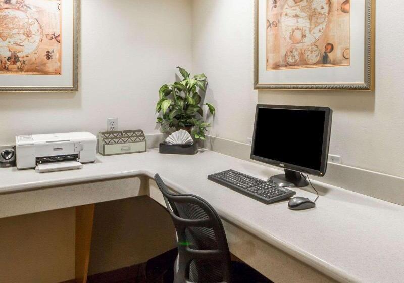 فندق Quality Inn Tulsadowntown West