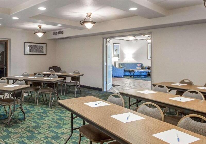 فندق Quality Inn Tulsadowntown West