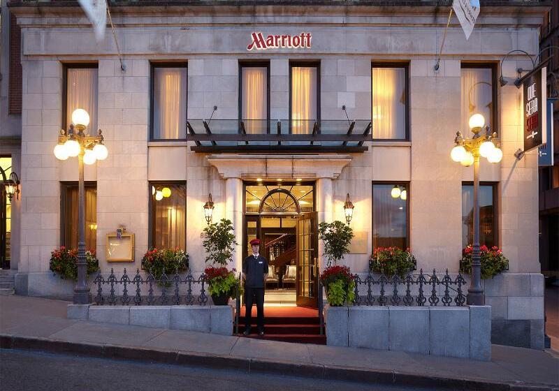 Отель Marriott Quebec City Downtown