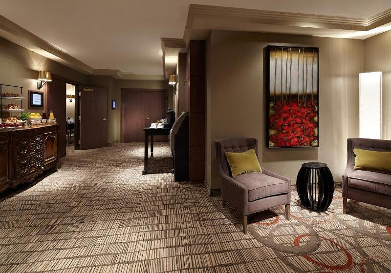 Отель Marriott Quebec City Downtown