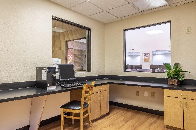 호텔 Red Roof Plus+ & Suites Atlanta Airport South