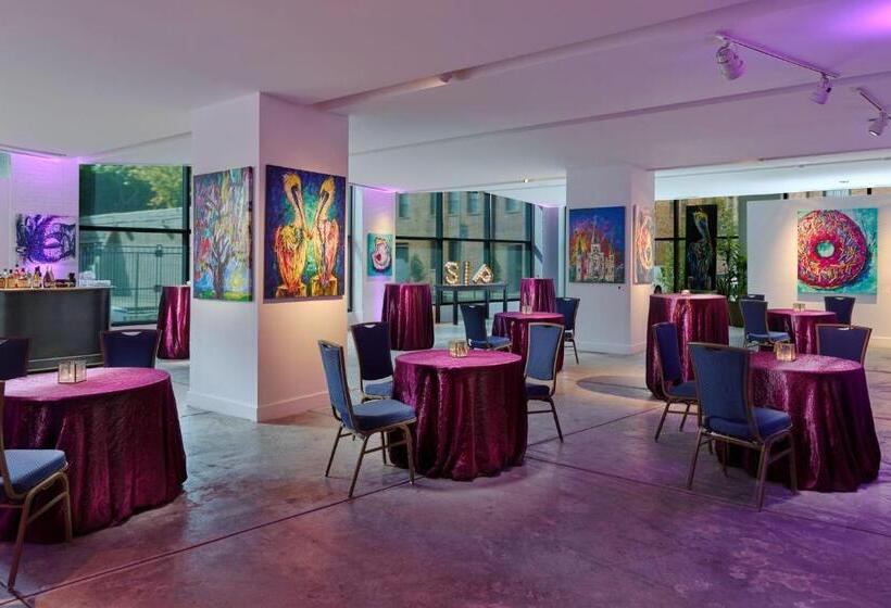 هتل Renaissance New Orleans Arts Warehouse District