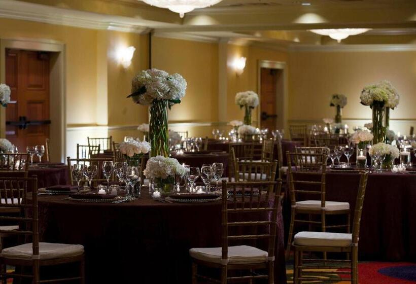 هتل Renaissance New Orleans Arts Warehouse District