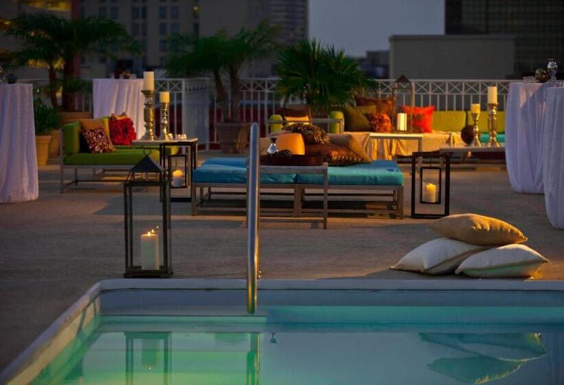 هتل Renaissance New Orleans Arts Warehouse District