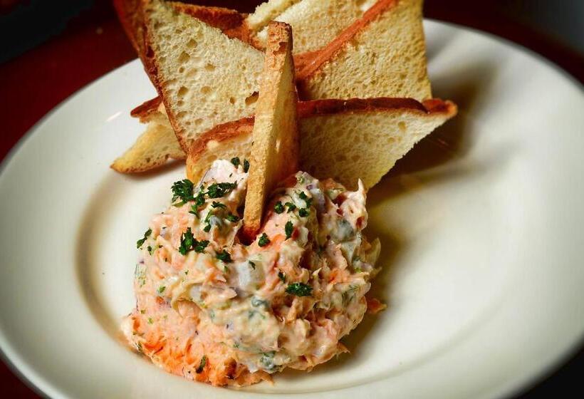 هتل Renaissance New Orleans Arts Warehouse District