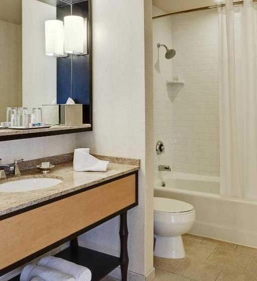 هتل Renaissance New Orleans Arts Warehouse District