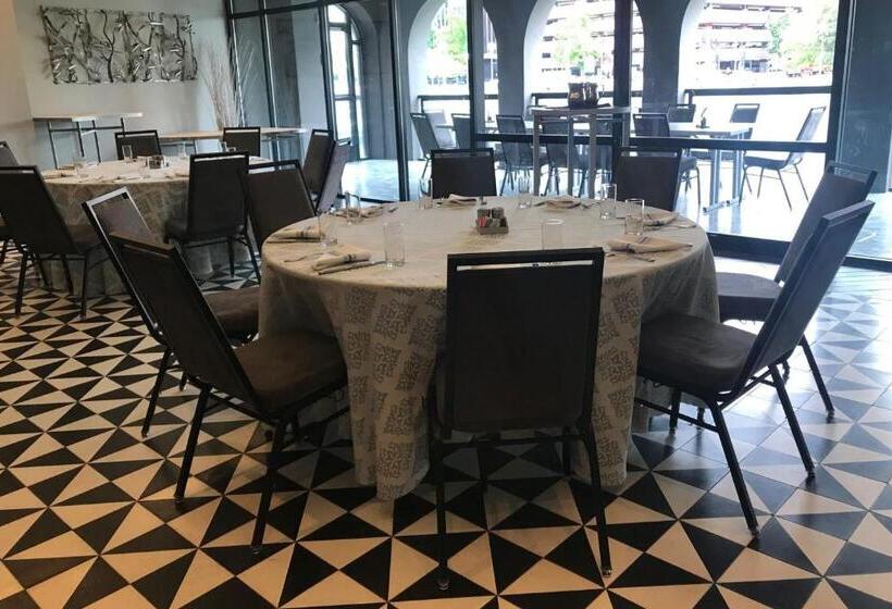 Renaissance Reno Downtown Hotel & Spa