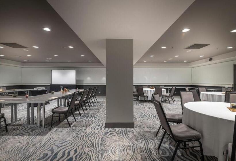 Renaissance Reno Downtown Hotel & Spa