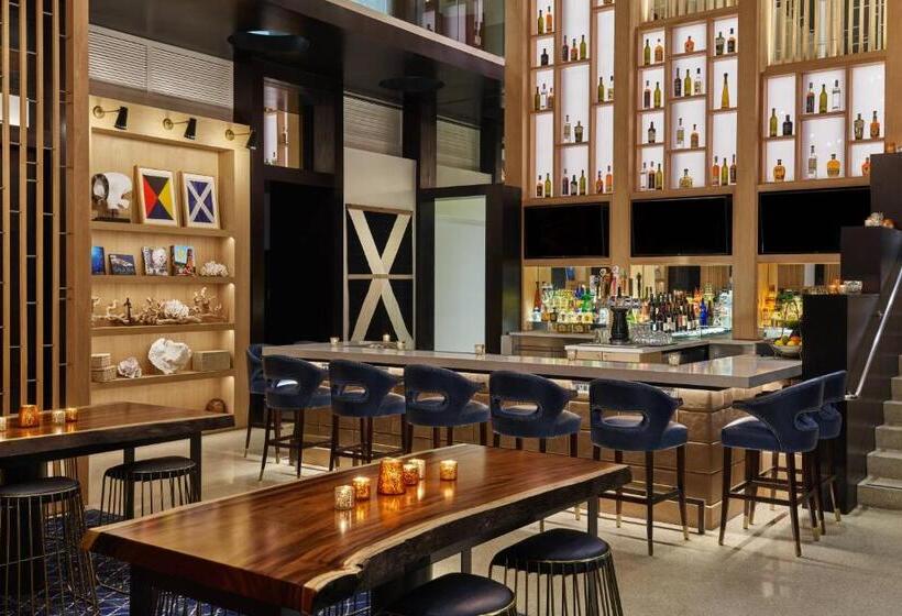 هتل Republic San Diego, Autograph Collection