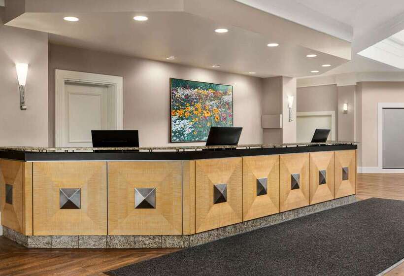 Royal Hotel Calgary, Trademark Collection By Wyndham