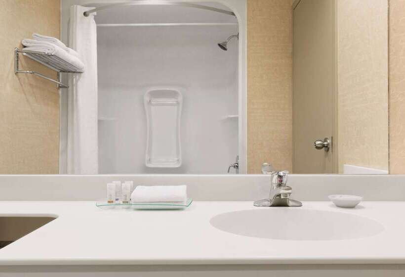 Royal Hotel Calgary, Trademark Collection By Wyndham