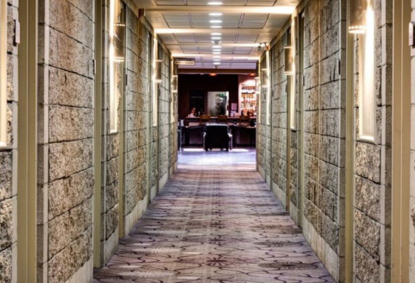 Royal Hotel Calgary, Trademark Collection By Wyndham