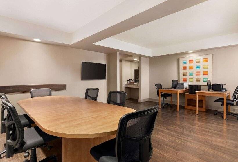 Royal Hotel Calgary, Trademark Collection By Wyndham