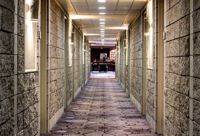 Royal Hotel Calgary, Trademark Collection By Wyndham