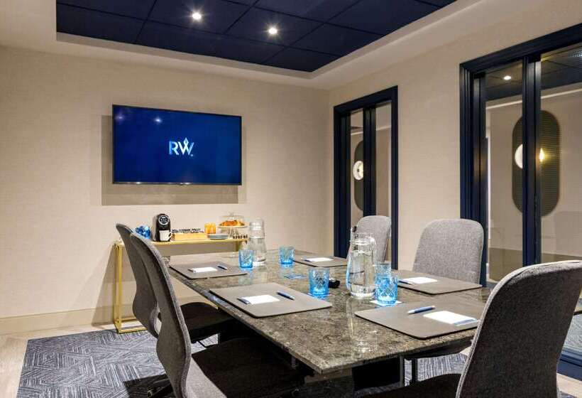 Royal William, Ascend Hotel Collection