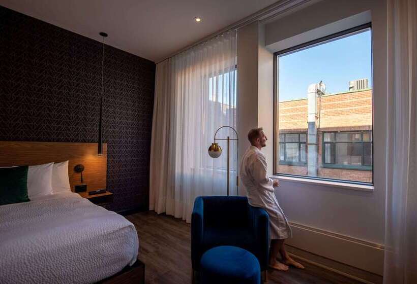 Royal William, Ascend Hotel Collection