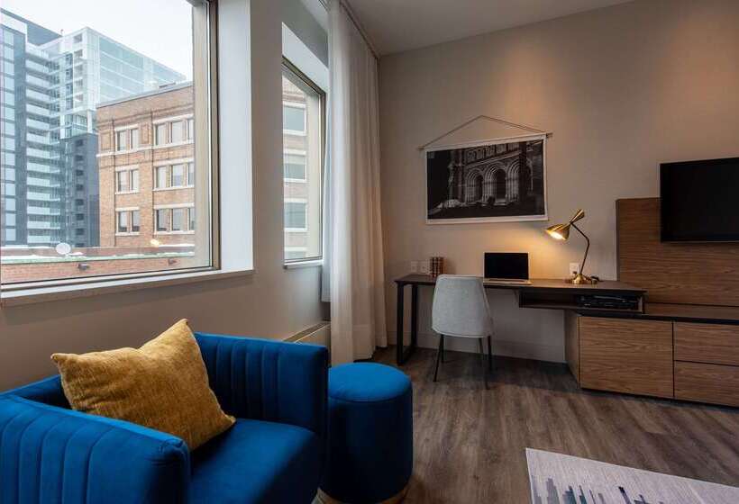 Royal William, Ascend Hotel Collection