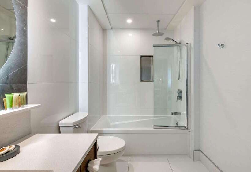 Royal William, Ascend Hotel Collection