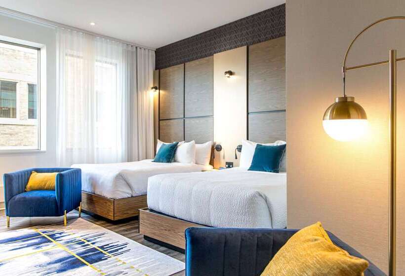 Royal William, Ascend Hotel Collection