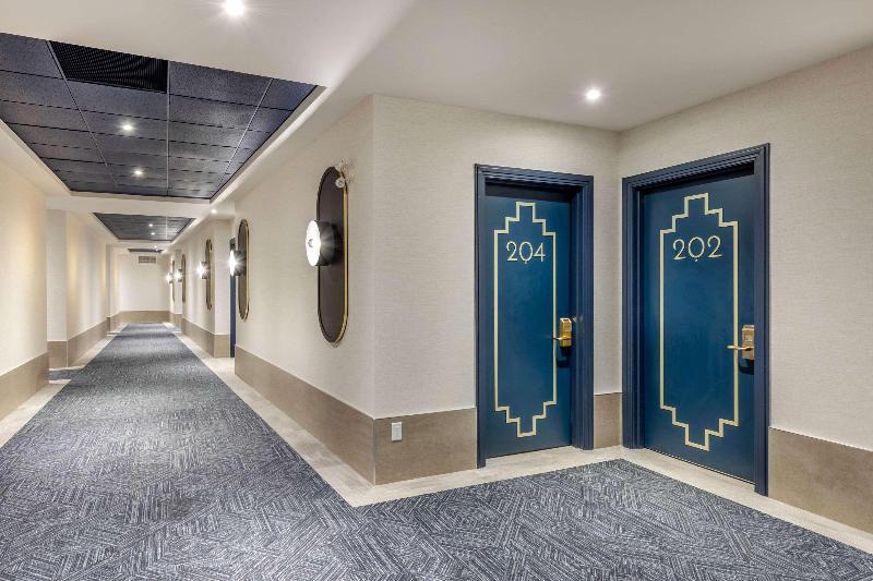 Royal William, Ascend Hotel Collection