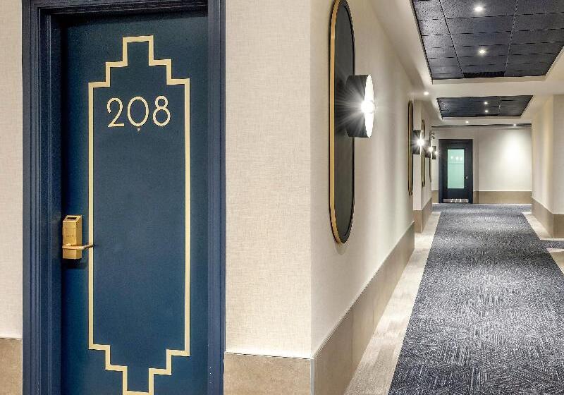 Royal William, Ascend Hotel Collection