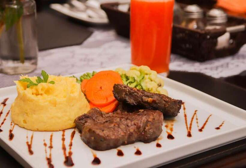 Отель Johnscher By Sj   San Juan Curitiba