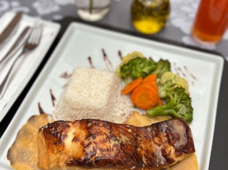 Отель Johnscher By Sj   San Juan Curitiba