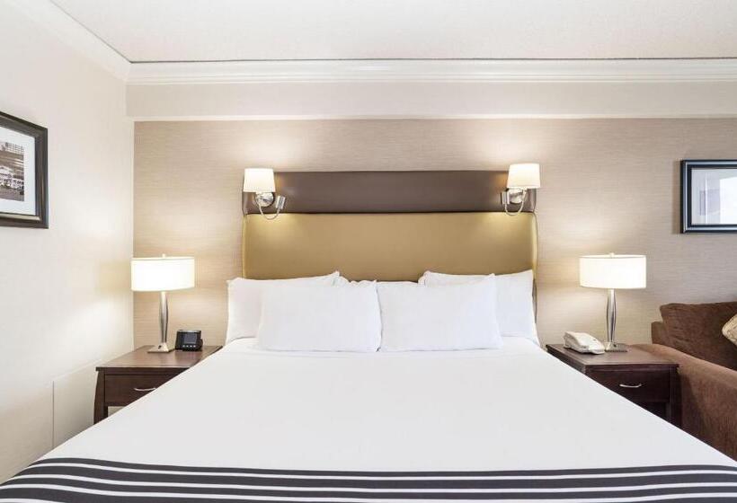 Sandman Signature Vancouver Airport Hotel & Resort