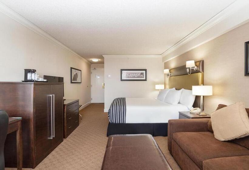 Sandman Signature Vancouver Airport Hotel & Resort