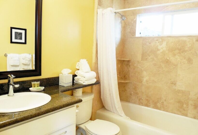 בית מלון כפרי Sea Breeze Inn  Pacific Grove