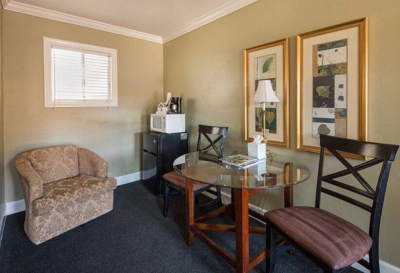 فندق Sea Breeze Inn  Pacific Grove