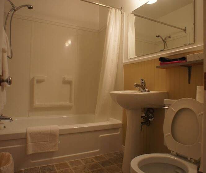 호텔 Silverwood Inn & Suites