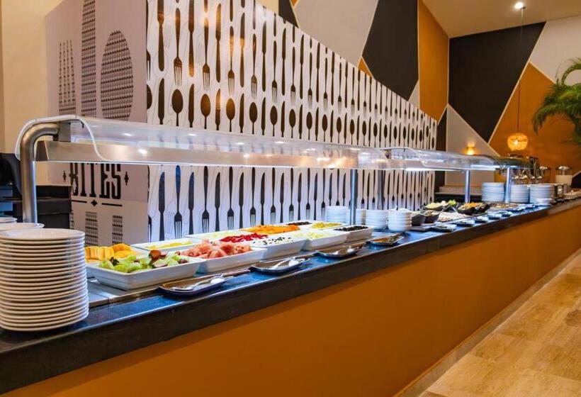 בית מלון כפרי Smart Cancun The Urban Oasis