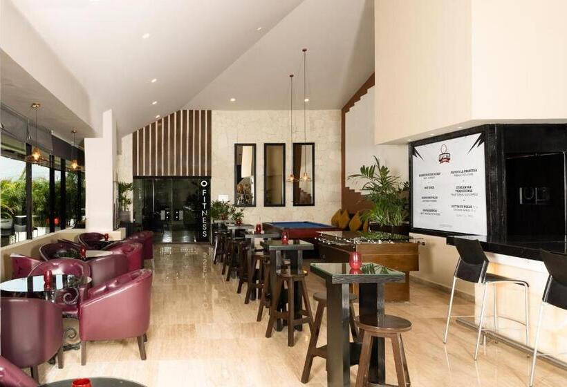 בית מלון כפרי Smart Cancun The Urban Oasis