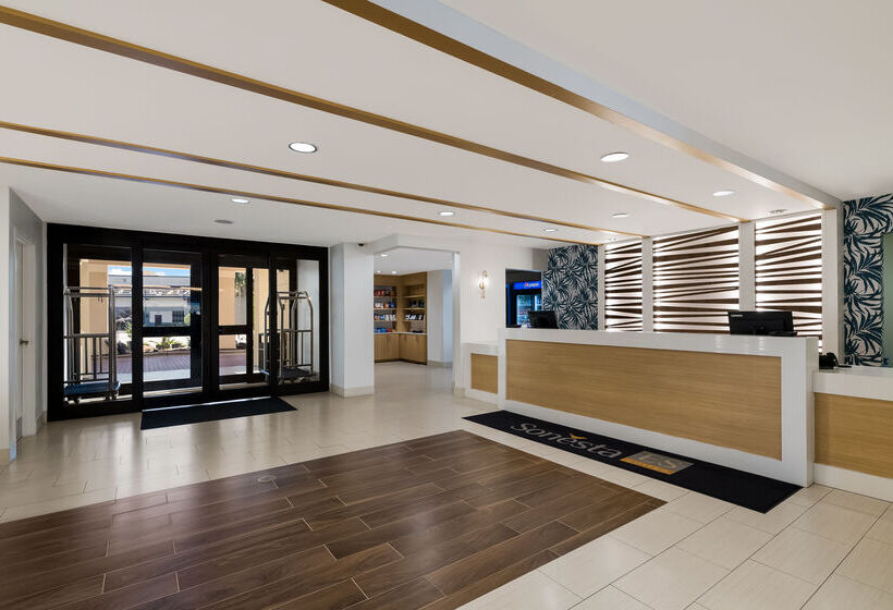 هتل Sonesta Es Suites Orlando International Drive