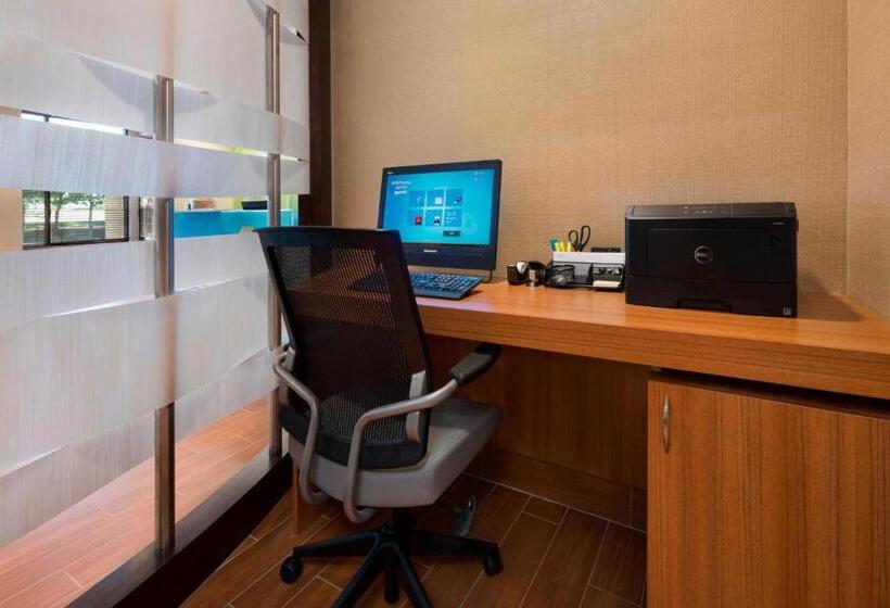 בית מלון כפרי Springhill Suites Mishawaka University Area