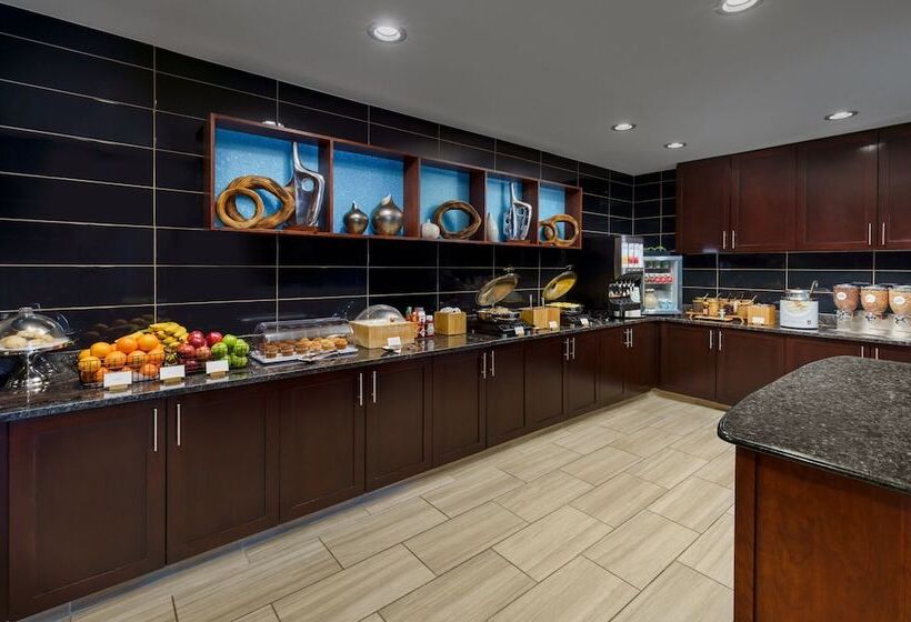 هتل Springhill Suites Manchesterboston Regional Airport