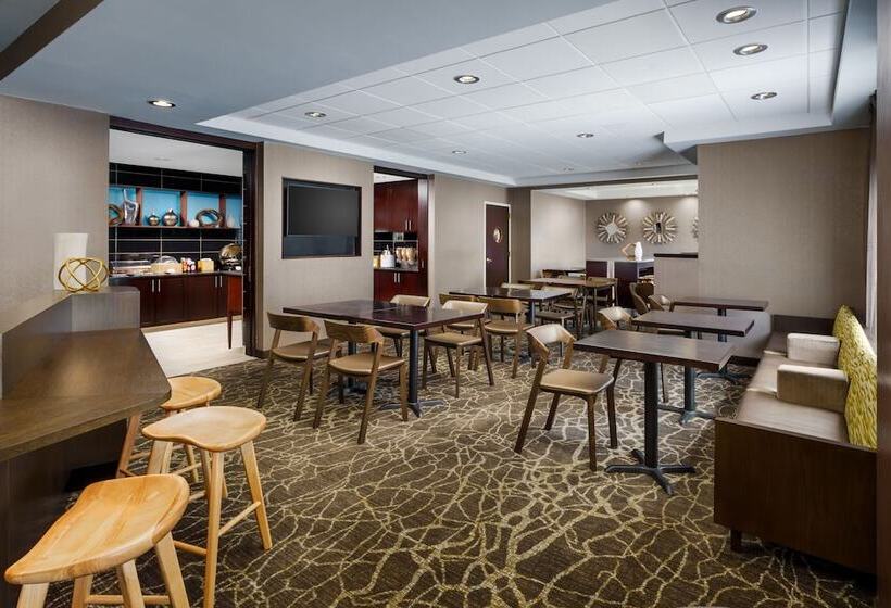 هتل Springhill Suites Manchesterboston Regional Airport