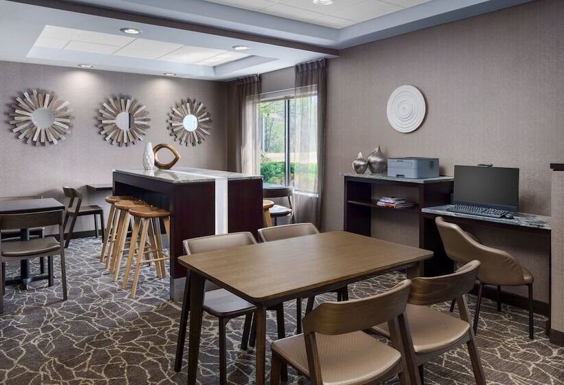 هتل Springhill Suites Manchesterboston Regional Airport