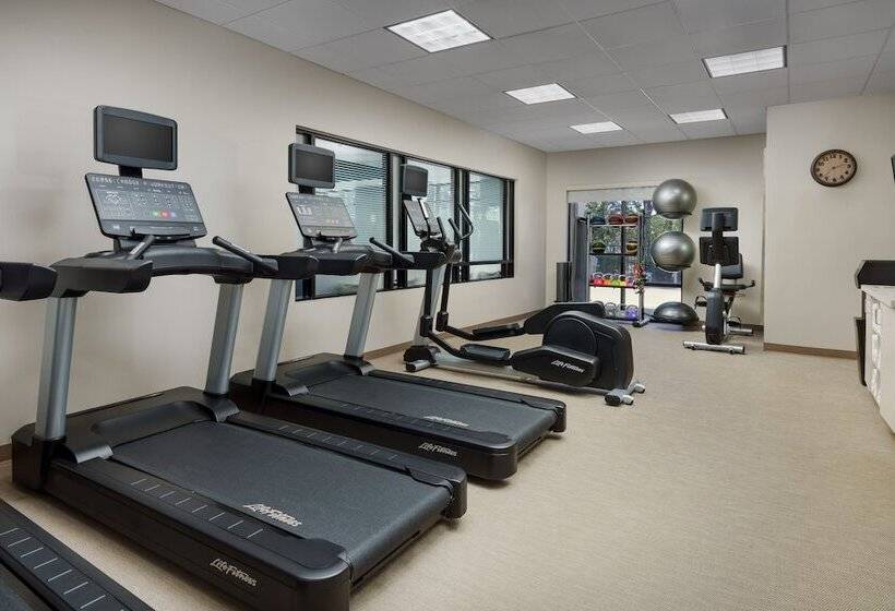 هتل Springhill Suites Manchesterboston Regional Airport