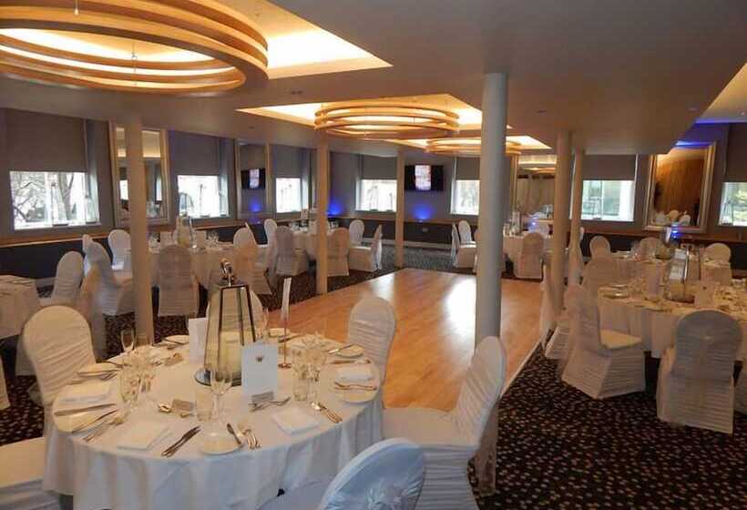 בית מלון כפרי Ten Square