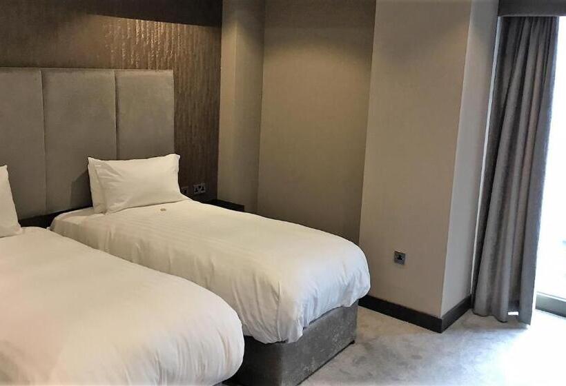 בית מלון כפרי Ten Square