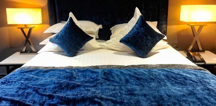 בית מלון כפרי Ten Square