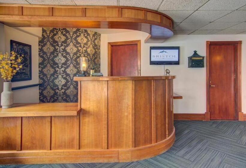 ホテル The Bristol