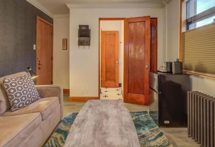 ホテル The Bristol