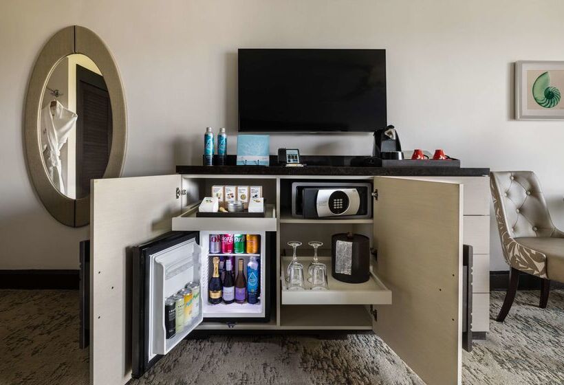 The Palms Hotel & Spa