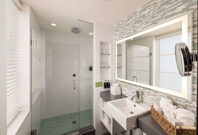 The Palms Hotel & Spa