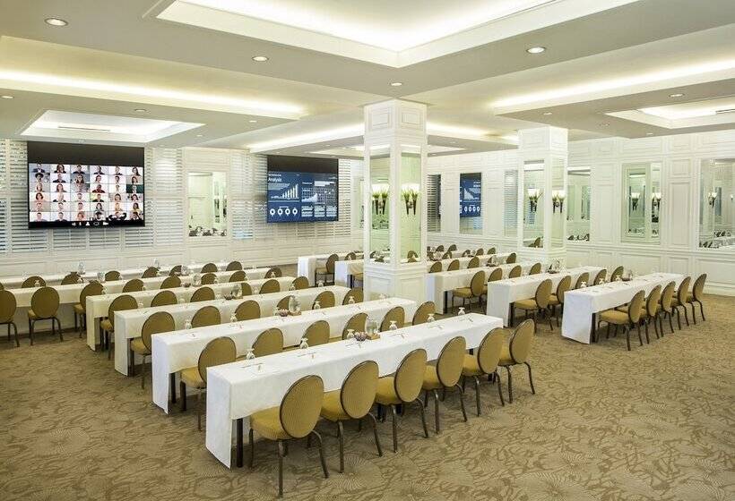 The Palms Hotel & Spa