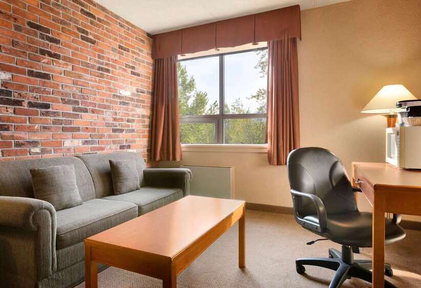 فندق Travelodge By Wyndham North Bay Lakeshore