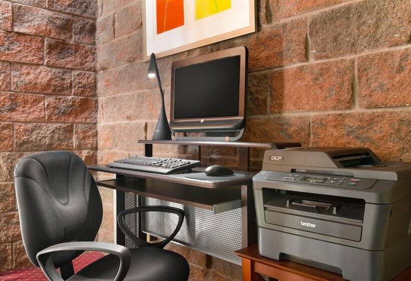 فندق Travelodge By Wyndham North Bay Lakeshore